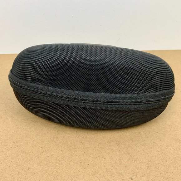 OAKLEY Zippered Sunglass Case - Picture 14 of 15